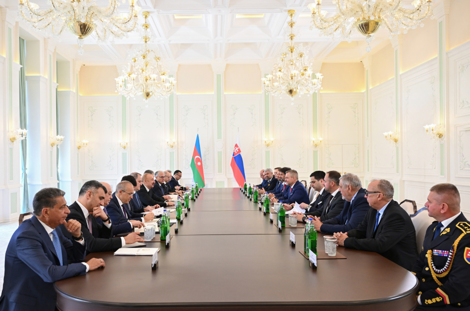 İlham Əliyevin Şuşada Slovakiya Prezidenti ilə geniş tərkibdə görüşü olub